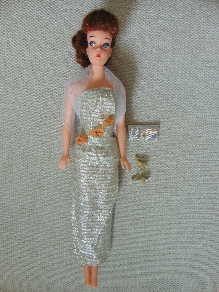 Barbie Petra von Plasty met haar gala jurk Arabella, Verzamelen, Poppen, Ophalen of Verzenden, Pop