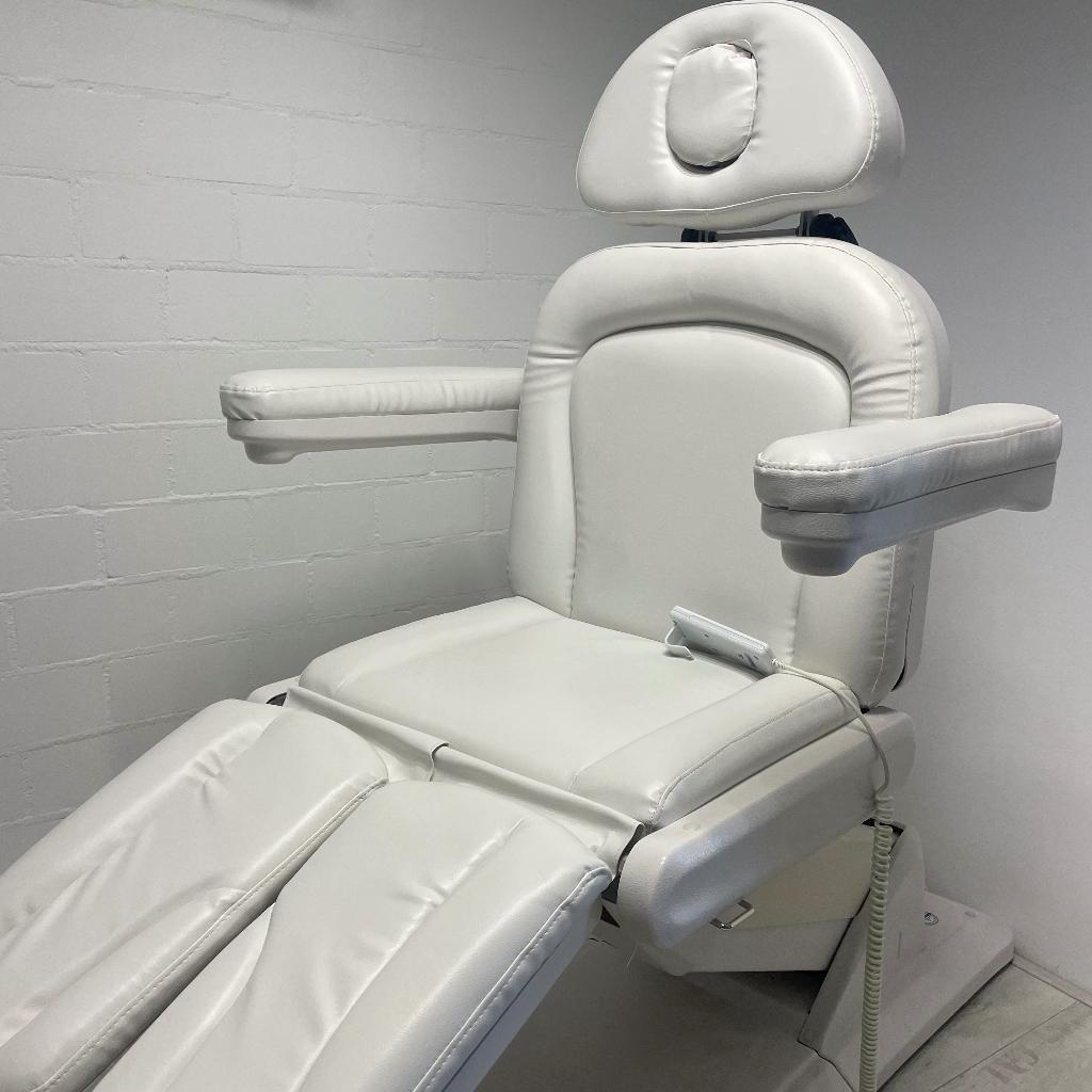PEDICURE BEHANDELSTOEL  BIEDEN  vanaf €450!, Diversen, Overige Diversen, Gebruikt, Ophalen