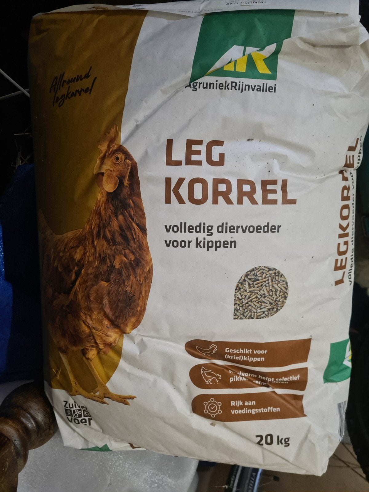3 zakken a 20kg legkorrerl, Ophalen, Drinken en Voederen