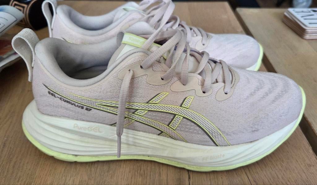 Asics hardloopschoenen, Sport en Fitness, Loopsport en Atletiek, Ophalen of Verzenden, Zo goed als nieuw, Hardloopschoenen, Asics