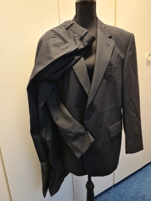 Kostuum donkerblauw maat 52, Kleding | Heren, Ophalen of Verzenden, Zo goed als nieuw, Maat 52/54 (L), Blauw