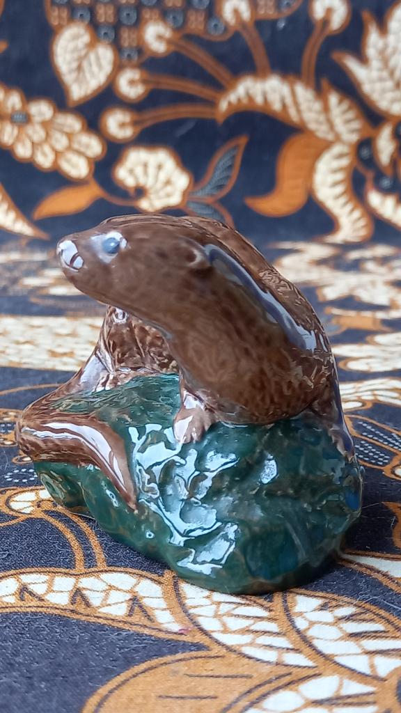 Mooie otter whisky decanter van Beswick uit Engeland 7,5 cm., Ophalen of Verzenden