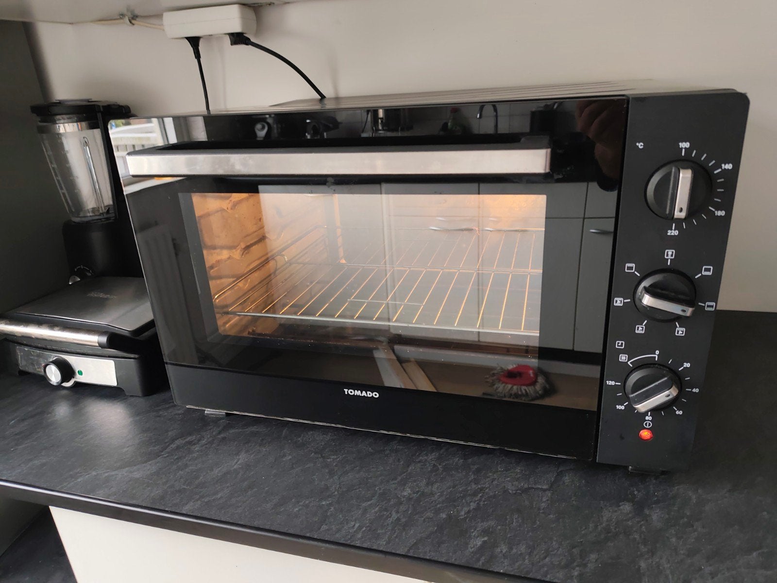 Tomado Mini-oven - Compact en veelzijdig, Witgoed en Apparatuur, Ovens, Minder dan 45 cm, Hete lucht, Ophalen of Verzenden, Mini-oven