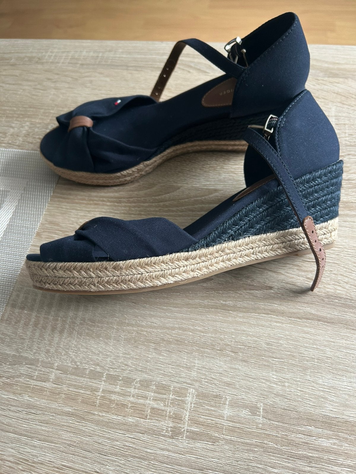 Tommy Hilfiger Sandalen nieuw, Ophalen, Blauw, Sandalen of Muiltjes, Zo goed als nieuw