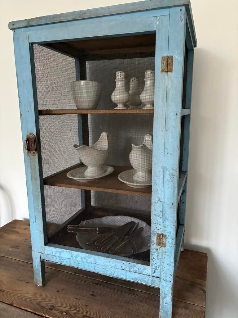 Brocante zachtblauw vliegenkastje te koop, Ophalen