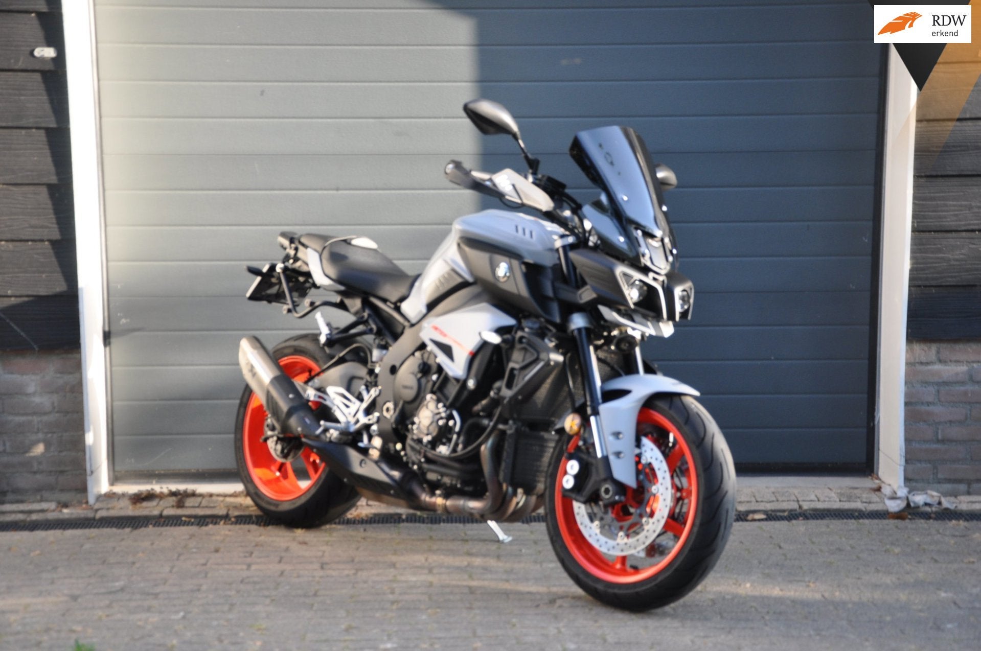 Yamaha MT-10 ABS Akrapovic, koffers, windscherm, Motoren, Motoren | Yamaha, Bedrijf, Meer dan 35 kW, 998 cc, Traction Control