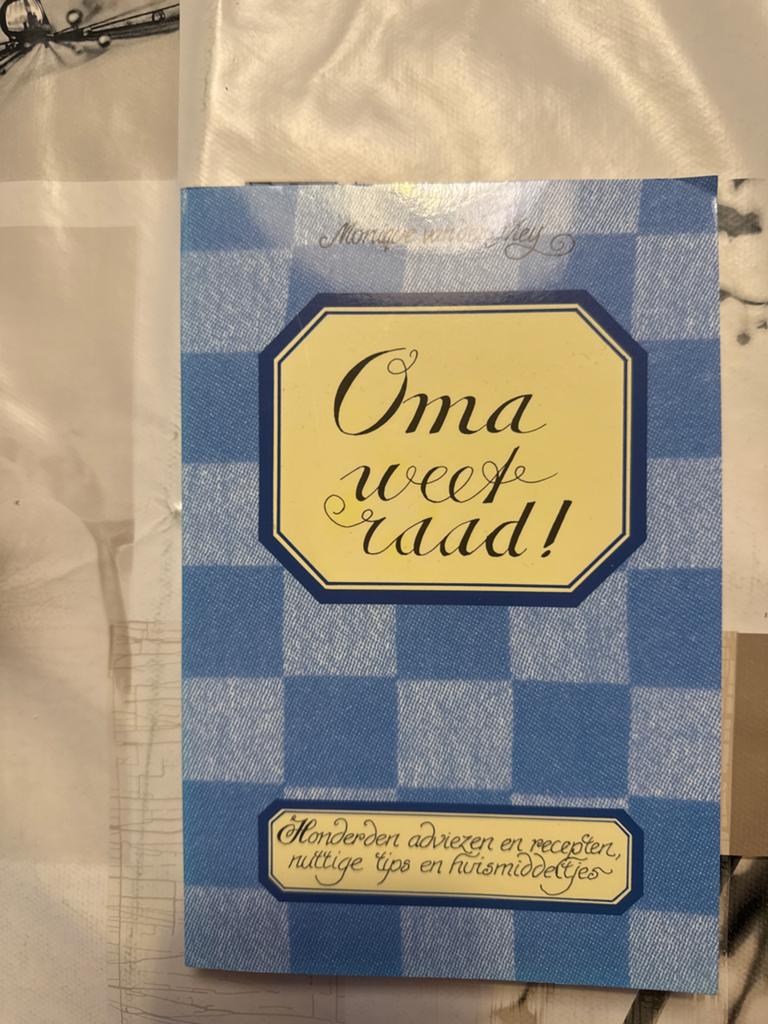Oma weet raad!, Ophalen of Verzenden, Zo goed als nieuw, Overige onderwerpen