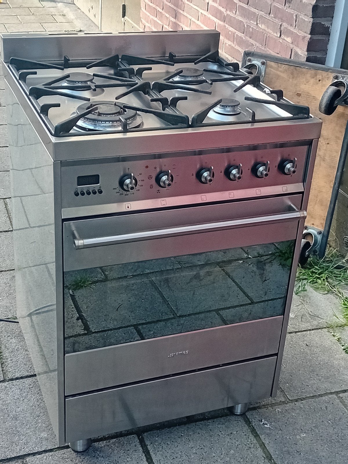 smeg 4pit gasfornuis met heteluchtoven, Witgoed en Apparatuur, Ophalen, 4 kookzones, Zo goed als nieuw, Gas