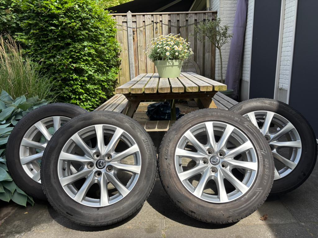 Zeer mooie 17 inch zomerbandenset Mazda 6, Ophalen, Banden en Velgen, 17 inch, Zomerbanden