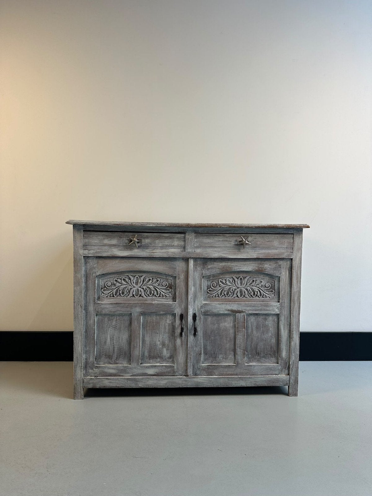 Uniek houten dressoir - bezorgen mogelijk, Ophalen, 25 tot 50 cm