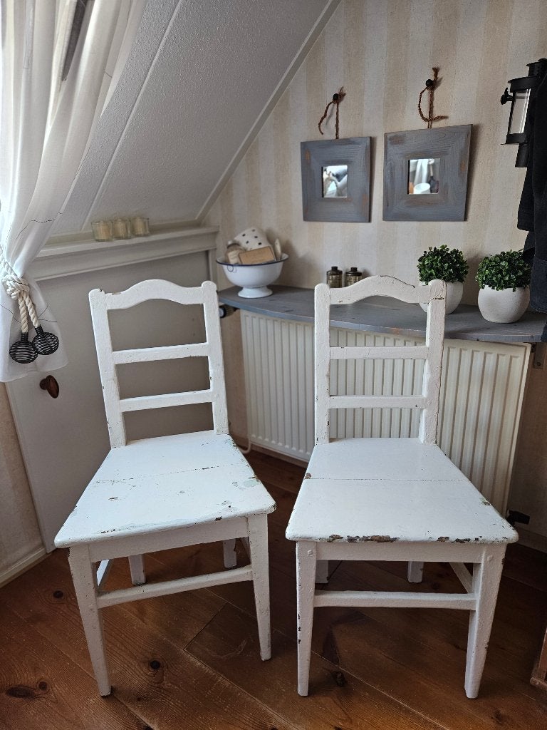 2 brocante witte stoelen, Ophalen, Gebruikt, Twee, Wit