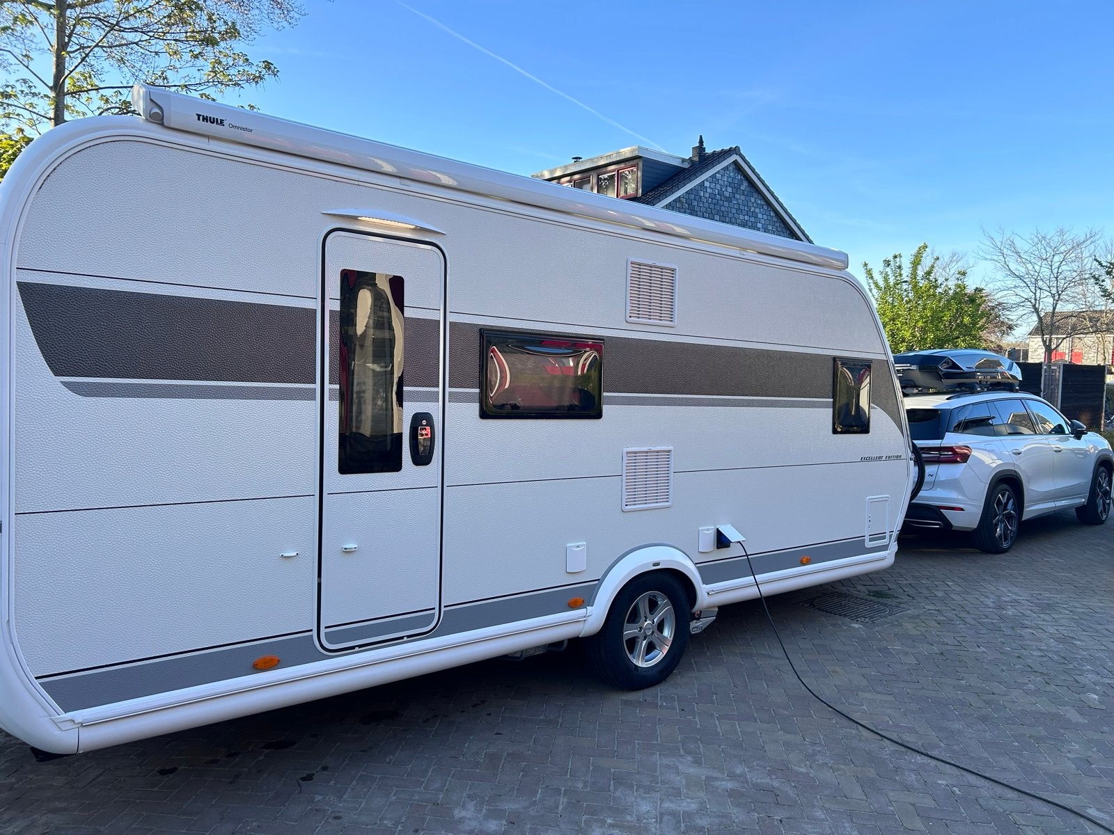 Hobby Kmfe 560 -  nieuwe Ruime en complete caravan, Vast bed, Rondzit, Hobby, Particulier