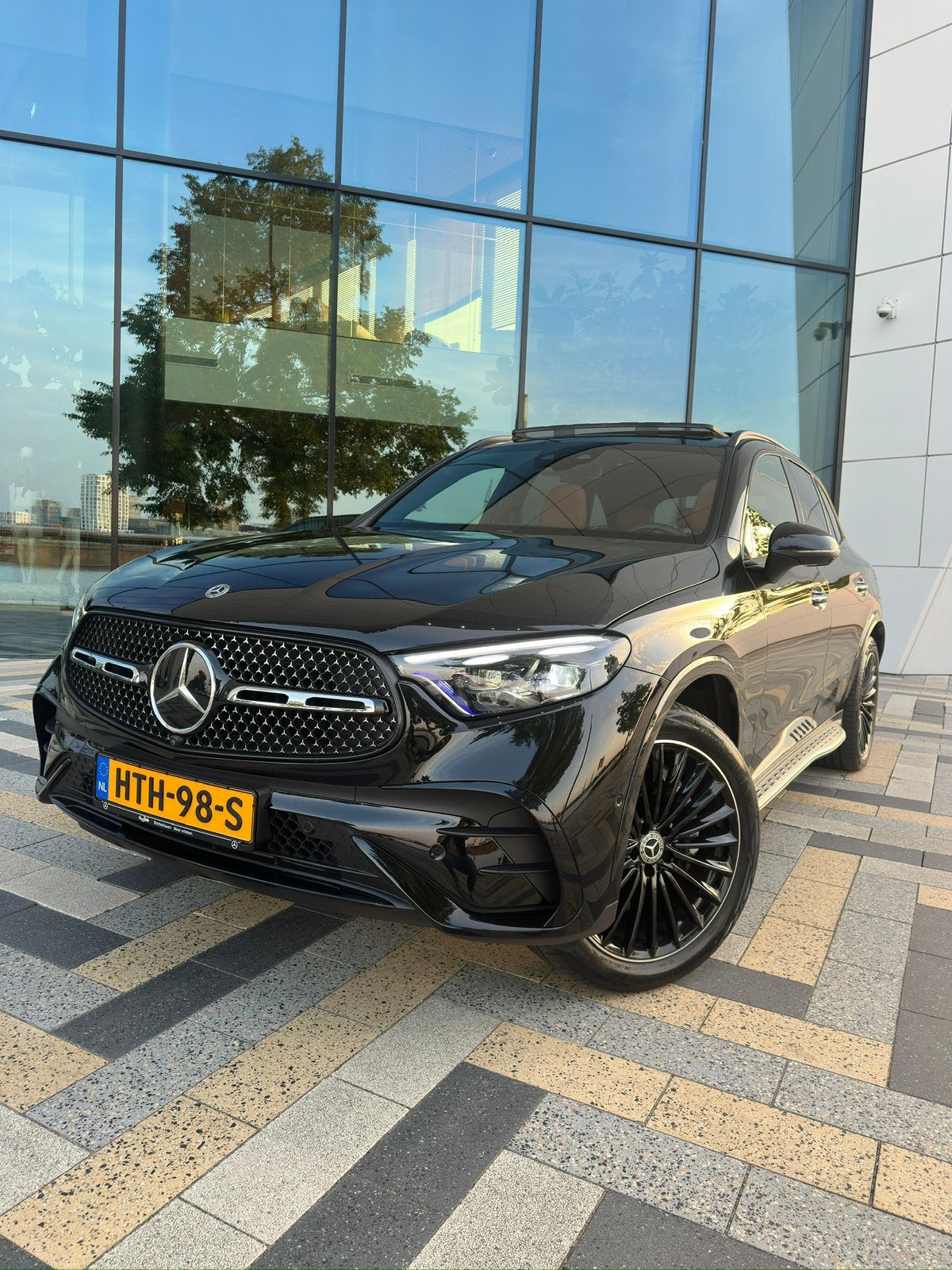 Mercedes-Benz GLC 300 e 313pk 4MATIC 9G-TRONIC 2024 Zwart, Auto's, Mercedes-Benz, Bedrijf, GLC, 360° camera, 4x4, ABS, Achteruitrijcamera