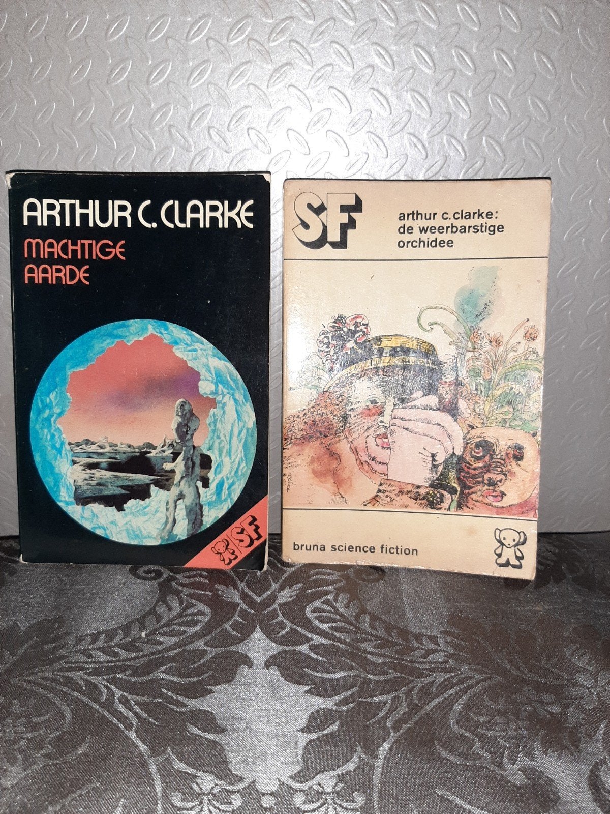 Arthur C. Clarke: Machtige Aarde & De Weerbarstige Orchidee, Boeken, Ophalen of Verzenden, Gelezen, Arthur C. Clarke