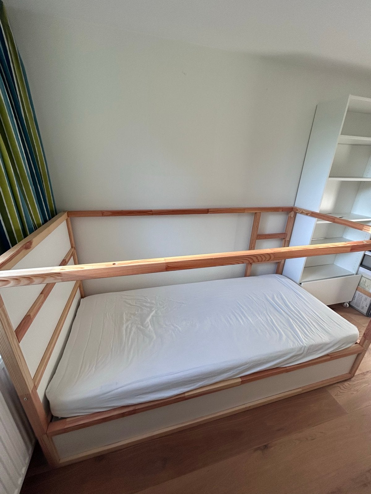 IKEA Kura bed 90x200 met lattenbodem, Kinderen en Baby's, Kinderkamer | Bedden, Ophalen, 85 tot 100 cm, Gebruikt, Hoogslaper of Stapelbed
