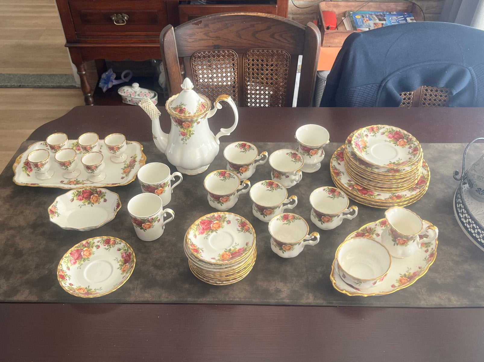 Royal albert servies compleet 46 delig, Ophalen