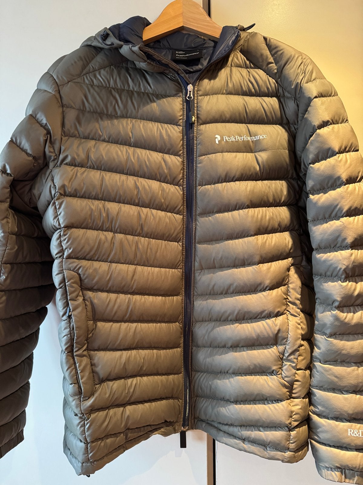 Peak Performance Frost Down jas - Maat L, Kleding | Heren, Ophalen of Verzenden, Zo goed als nieuw, Maat 52/54 (L), Groen