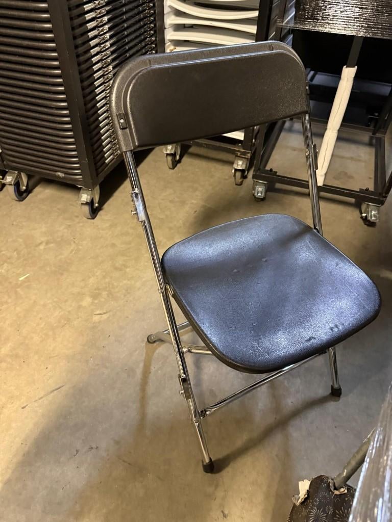 179x Klapstoel grijs koppelbaar, Huis en Inrichting, Stoelen, Zo goed als nieuw, Vijf, Zes of meer stoelen, Kunststof, Grijs, Ophalen