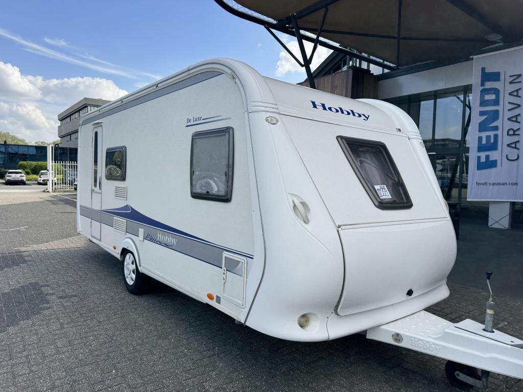 Hobby De Luxe 500 KMFE 2009 NIEUWE VOORTENT!!!, Caravans en Kamperen, Caravans, Schokbreker, Bedrijf, Treinzit, 5 tot 6 meter