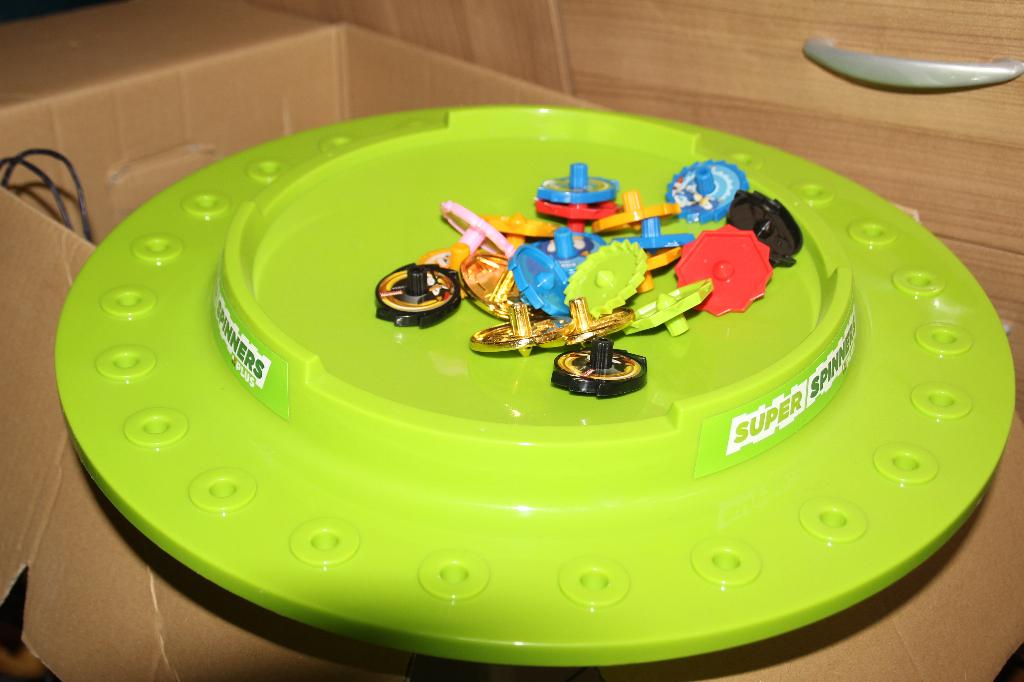 spinners +plateau van de plus, Verzamelen, Supermarktacties, Plus, Ophalen of Verzenden