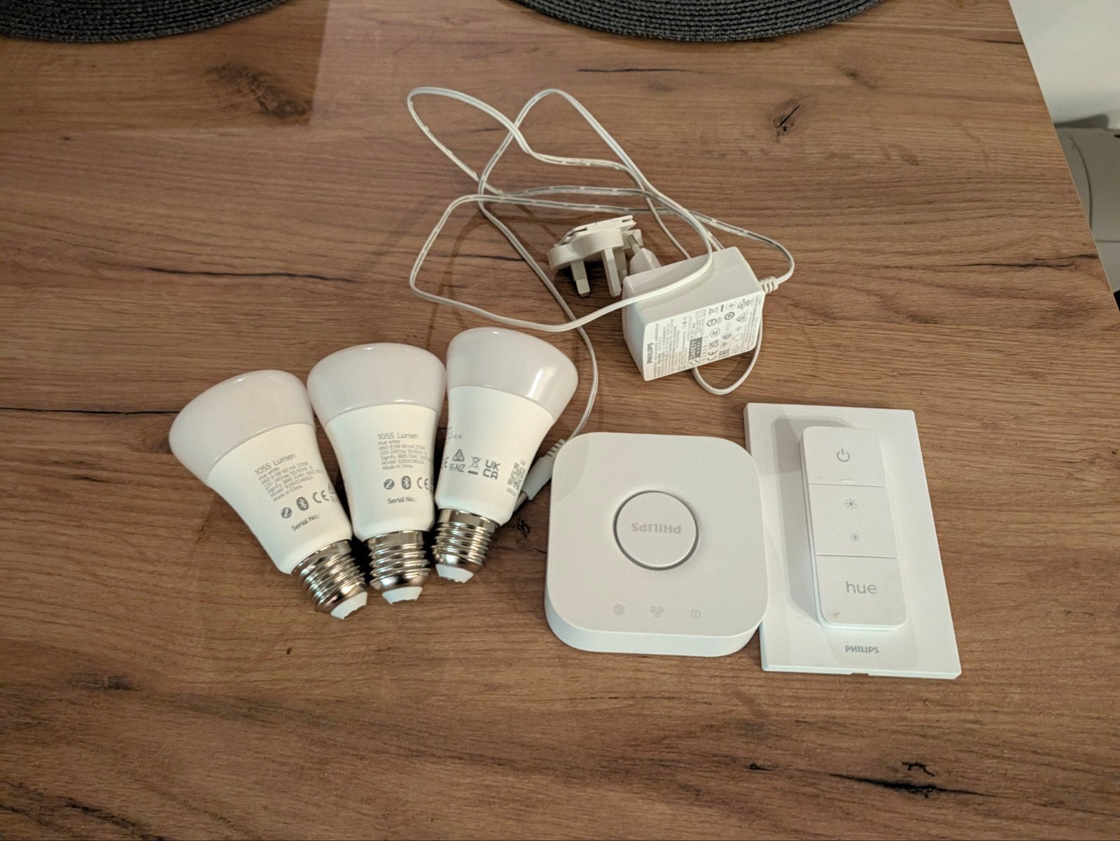 Philips Hue Starterkit: Bridge, Dimmer & 3 E27 Lampen, Ophalen of Verzenden, Zo goed als nieuw