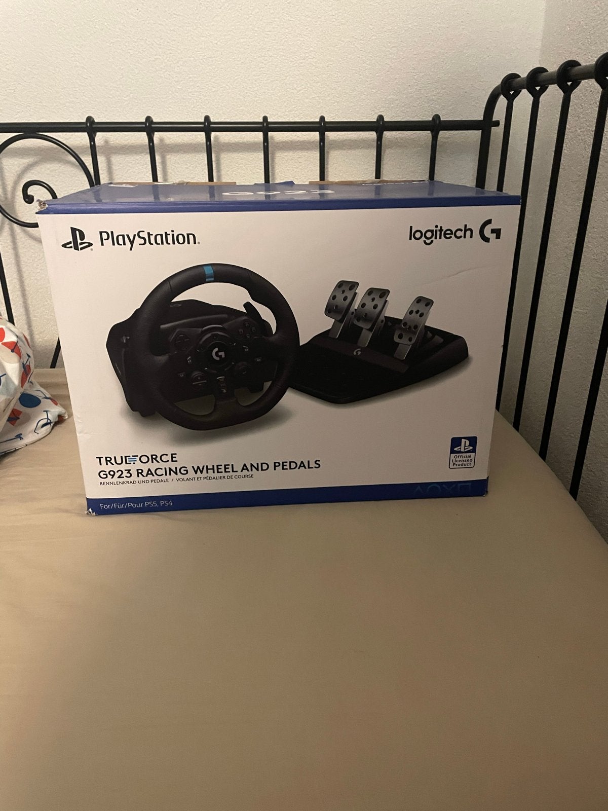Logitech G923 racestuur en pedalen voor PlayStation, Racestuur, Force feedback, Zo goed als nieuw, Logitech