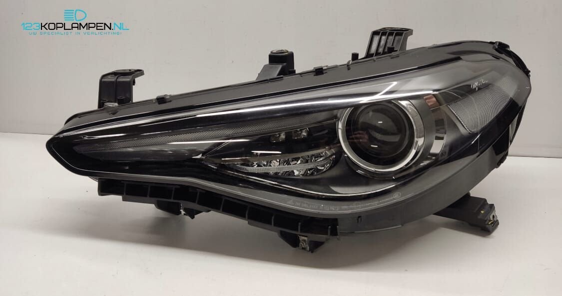 Alfa Romeo Giulia Xenon Koplamp links, Gebruikt, -, -, Ophalen of Verzenden