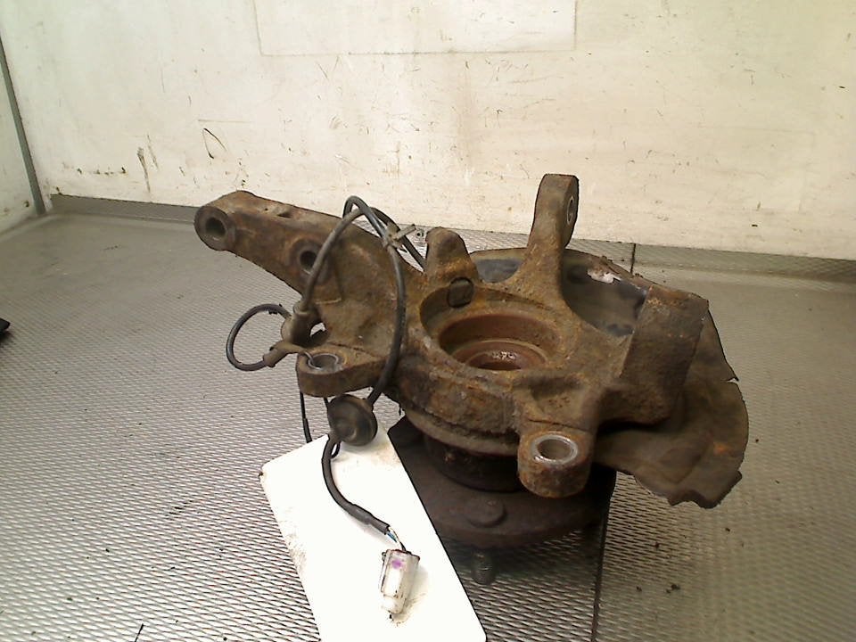 Fusee Rechts Voor Nissan Pixo (D31S) (2009-03/2013-10), Gebruikt, Germany@nissan-services.eu, Kronenweg 38, Wesseling 50389, , Duitsland