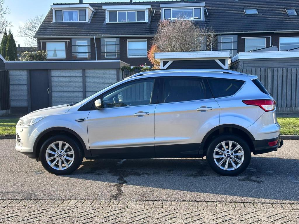 Ford Kuga 1.5 Titanium Styling Pack Achteruit camera*Navigat, Automatische klimaatregeling, Euro 6, 4 cilinders, Leder en Stof
