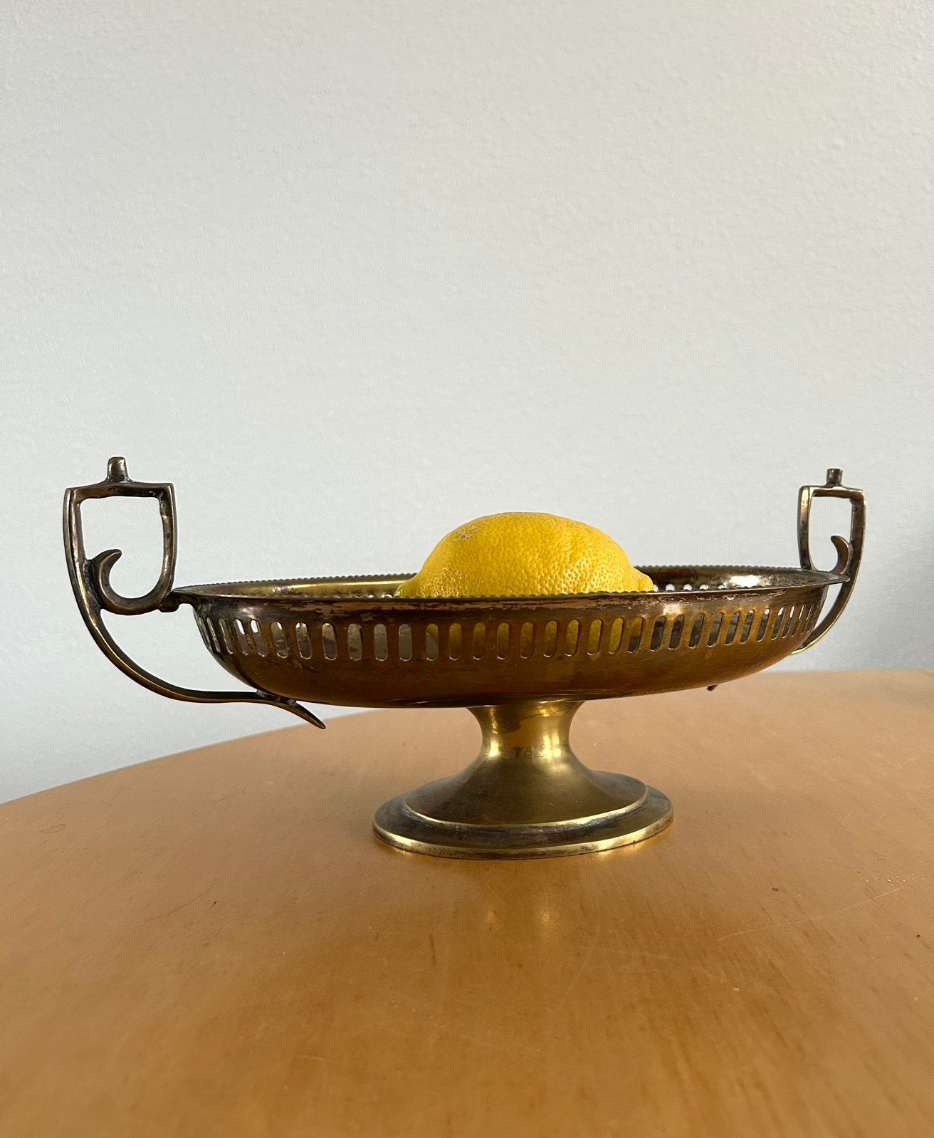 Ovale messing schaal op voet, Antiek en Kunst, Ophalen of Verzenden