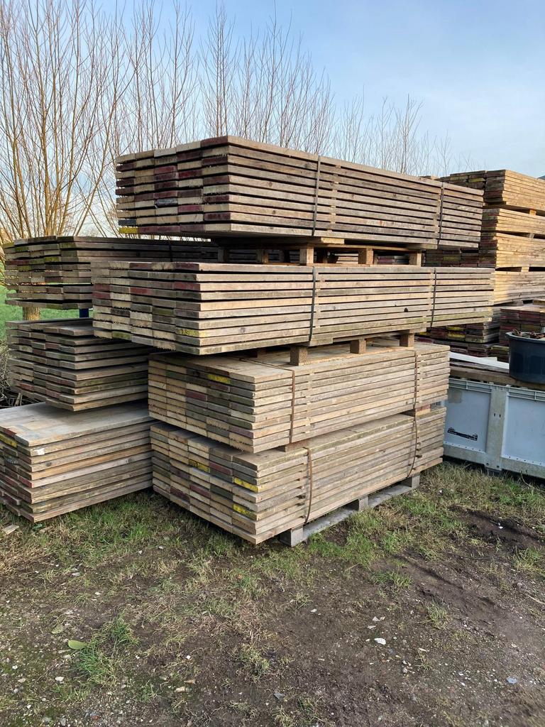 Gebruikt steigerhout in lengtes 2-2,5-3-4-5 meter, Doe-het-zelf en Verbouw, Hout en Planken, Ophalen, Gebruikt, 25 tot 50 mm, 200 tot 250 cm
