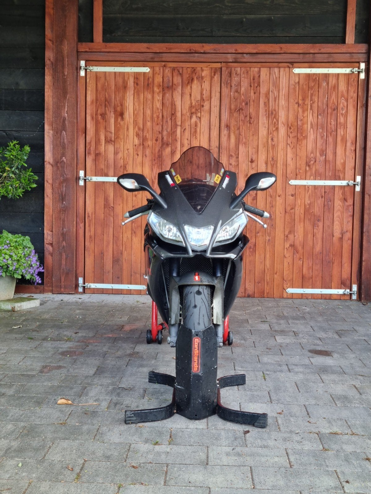 Aprilia RSV4 met Öhlins, Brembo en carbon onderdelen, Motoren, 4 cilinders, Motorrijbewijs A, Gebruikt, Super Sport