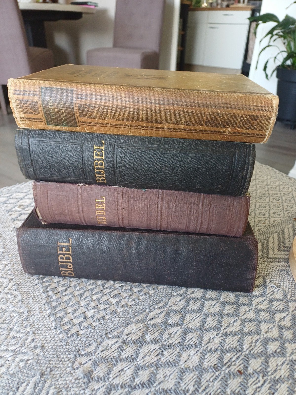 4 oude bijbels w.v.3 antiek, Antiek en Kunst, Ophalen of Verzenden