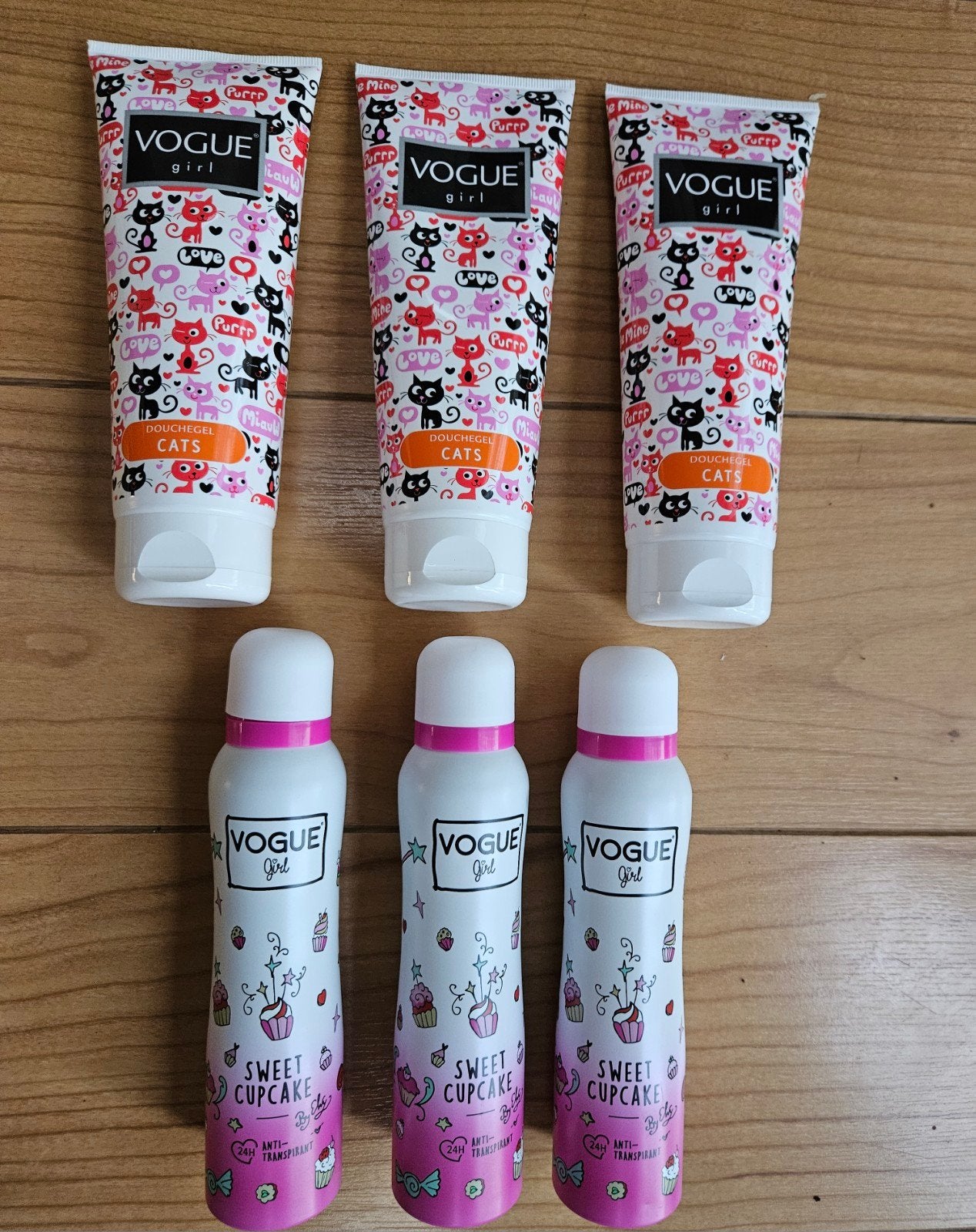 3x Vogue Girl douchegel & 3x  Cats & Sweet Cupcake Deodorant, Ophalen of Verzenden, Nieuw, Bad & Douche