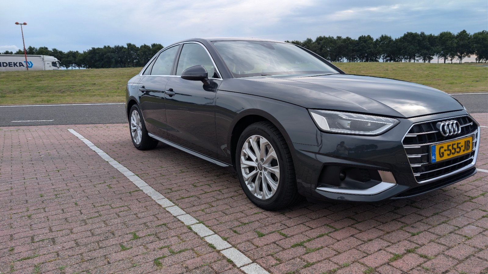 Audi A4 35 Tfsi 150pk S Tronic 2019 Grijs, Auto's, Audi, 15 km/l, 4 cilinders, 1984 cc, A4