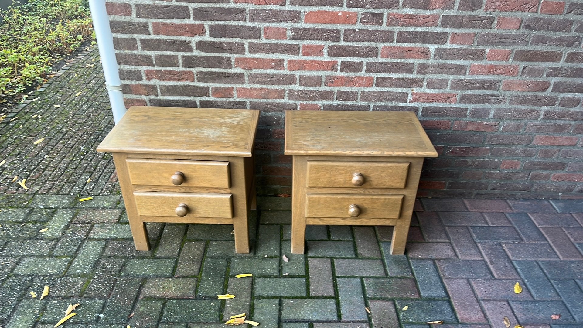 [gratis] 2 nachtkastjes, Ophalen, Zo goed als nieuw, Minder dan 45 cm, Minder dan 55 cm