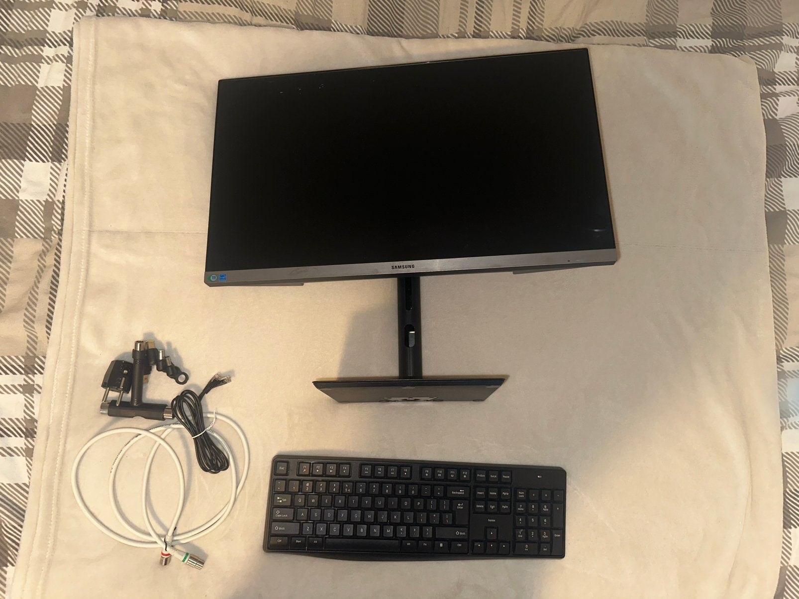 Samsung LS24R650FDUXEN Monitor - Full HD, 24 inch, IPS, In hoogte verstelbaar, Full HD, Zo goed als nieuw