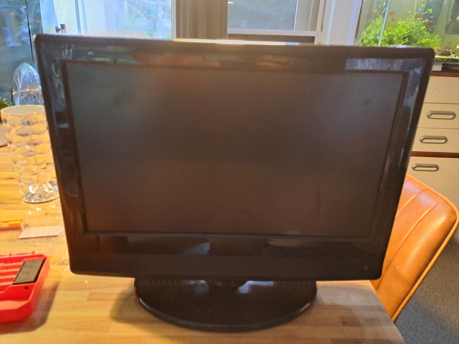 Kleine LCD TV met ingebouwde DVD-speler, Audio, Tv en Foto, Televisies, Gebruikt, 50 Hz, LCD, Minder dan 40 cm