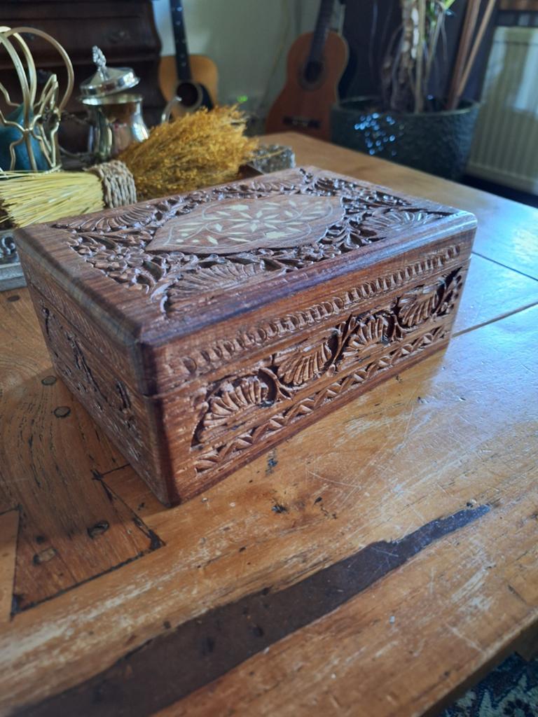 Vintage hand gesneden kist, Antiek en Kunst, Ophalen of Verzenden