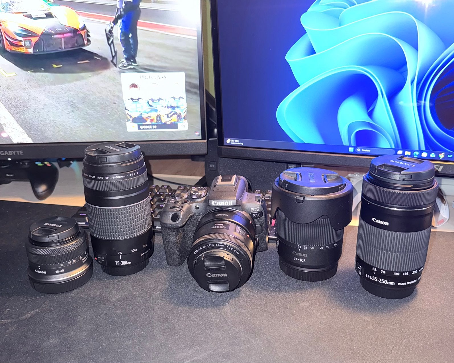 Canon Eos R10 met 5 lenzen, oplader, batterij en draagriem., Ophalen, Ingebouwde flitser, Canon, Zo goed als nieuw