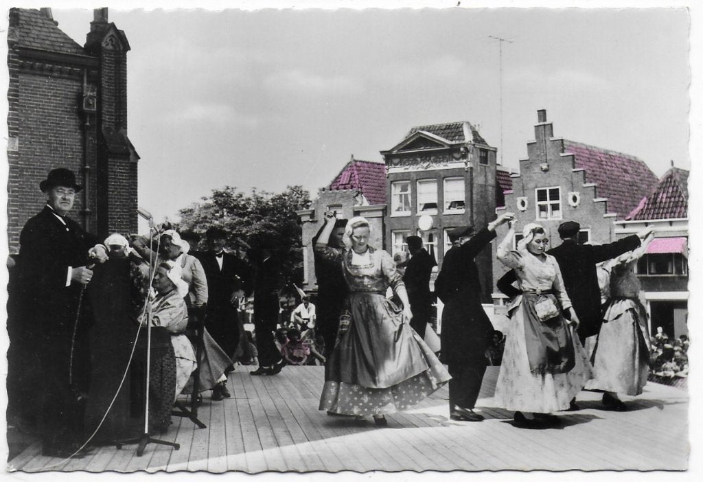 Schagen Westfriese Dansgroep ongelopen ansichtkaart ( 771, Ophalen of Verzenden, 1960 tot 1980, Ongelopen