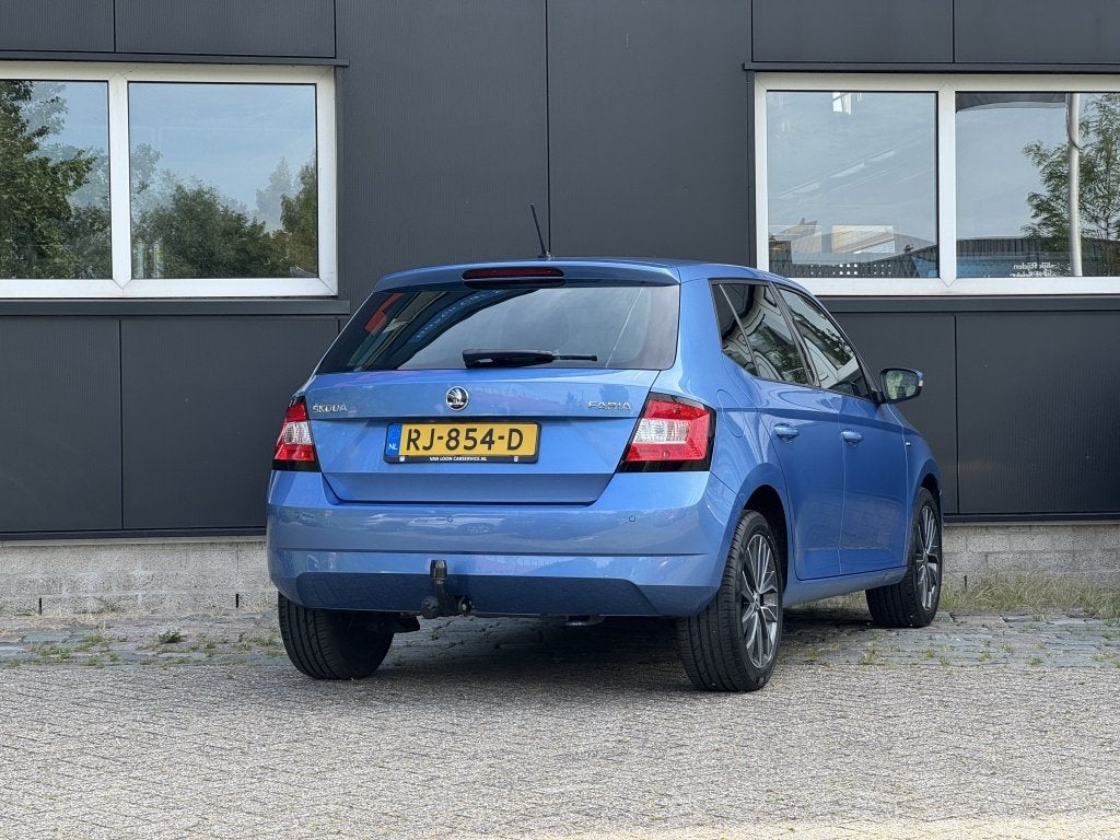 Skoda Fabia 1.0TSI Aut Drive/Stoelverwarm/Climatecon/Navi/Tr, Auto's, Skoda, Stof, Gebruikt, 1064 kg, Blauw