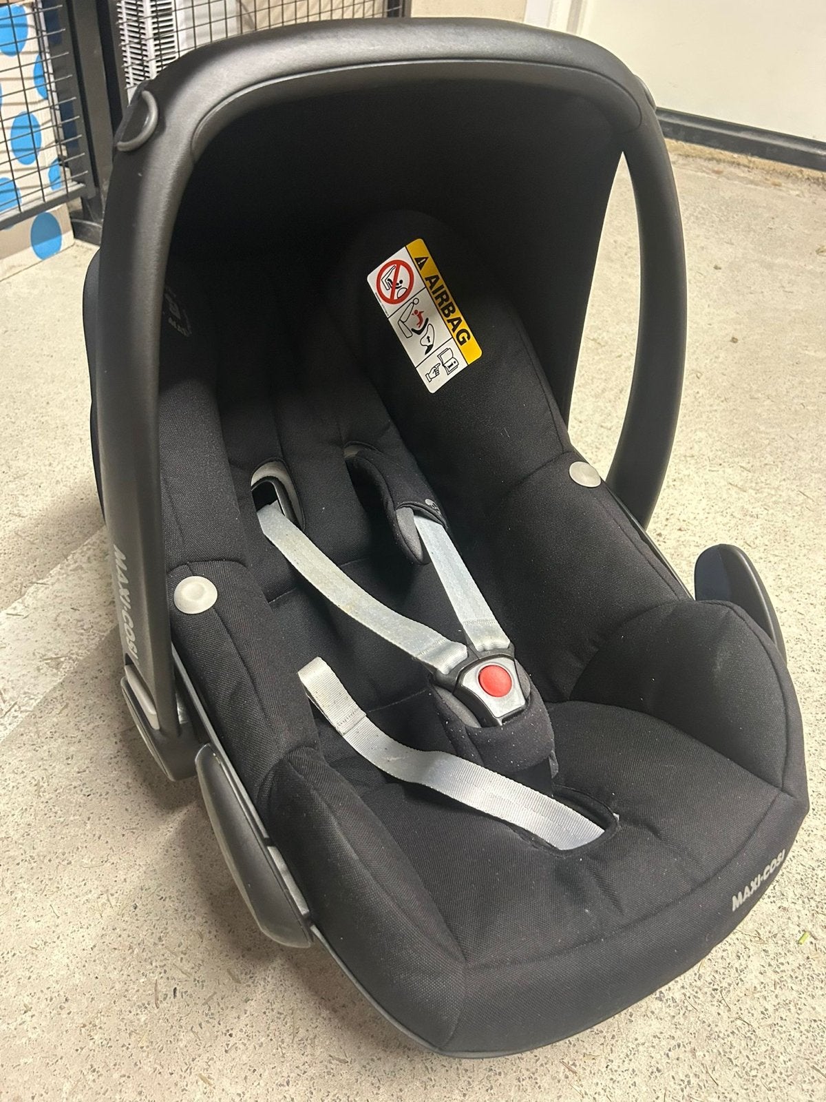Maxi-Cosi I-Size autostoel - Zwart - 0-12 kg, Ophalen, Autogordel of Isofix, Gebruikt, Zijbescherming