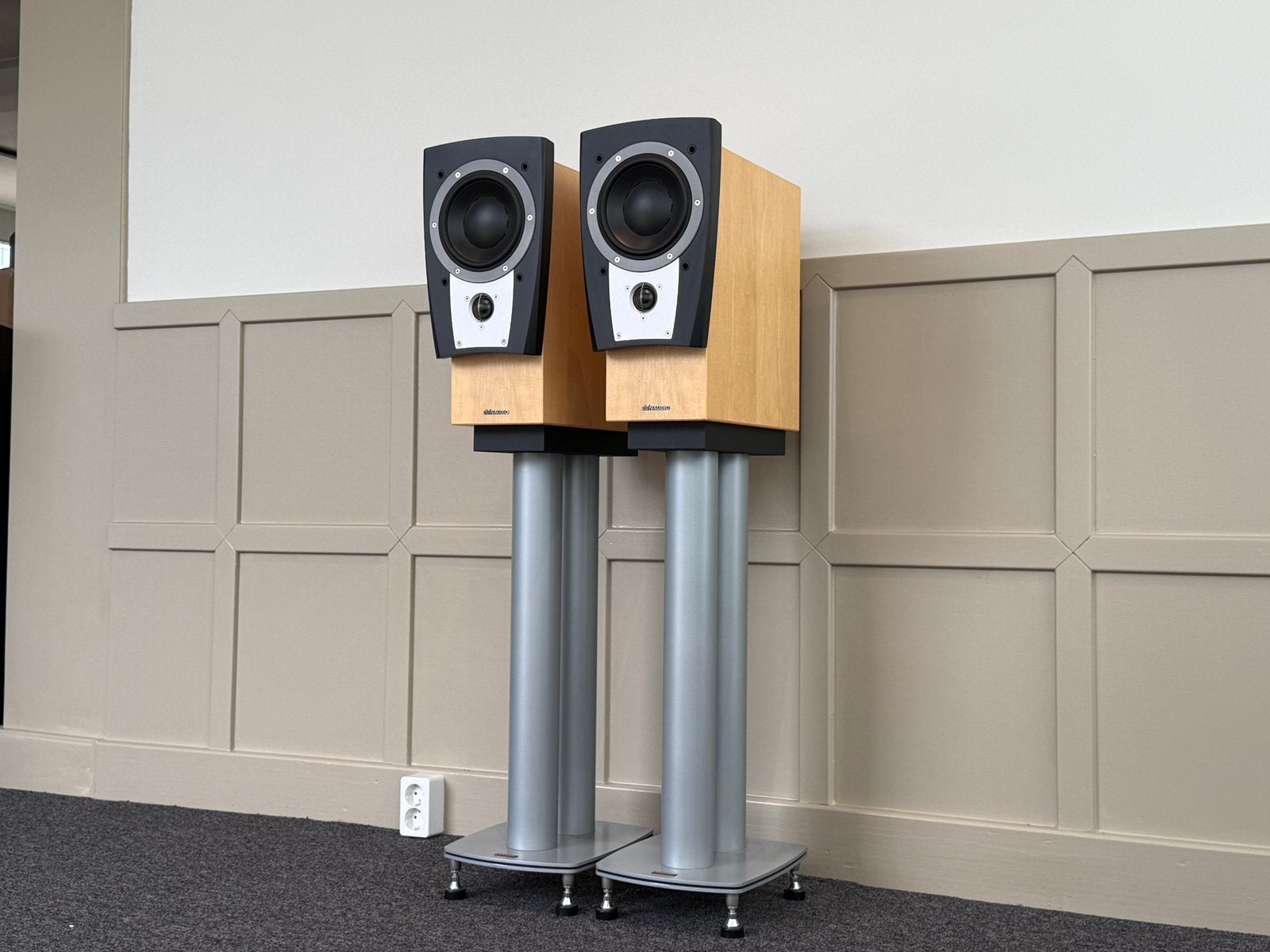 Dynaudio Confidence C1 MK2 / Stand 4 / Superspikes /, Ophalen of Verzenden, Zo goed als nieuw, /, /