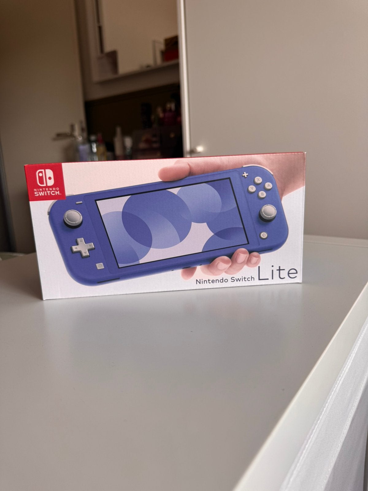 Nintendo Switch Lite + Case en MicroSD Card, Ophalen, Overige kleuren, Zo goed als nieuw, Met beschermhoes of tas