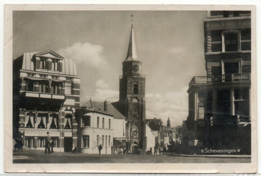 Scheveningen 1949 (straatbeeld met kerk), Ophalen, 1940 tot 1960, Gelopen, Zuid-Holland