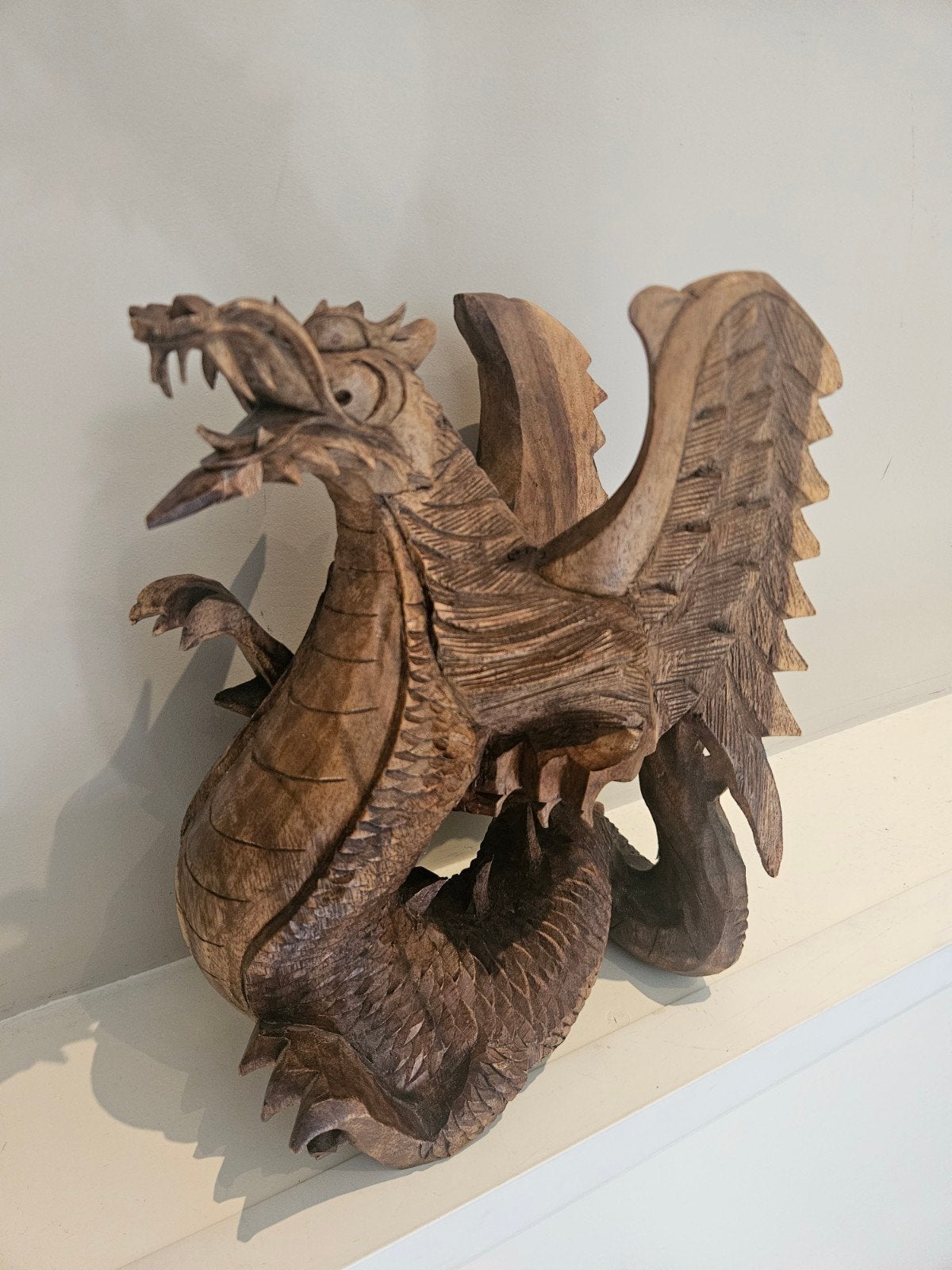 Prachtig handgesneden houten draak sculptuur, Antiek en Kunst, Overige onderwerpen, Ophalen of Verzenden, Handgemaakt, 20 - 50 cm