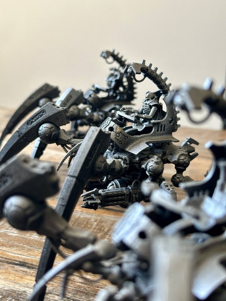 3x Necron Triarch Stalker Squadron - Zilver Base, Hobby en Vrije tijd, Wargaming, Ophalen of Verzenden, Zo goed als nieuw