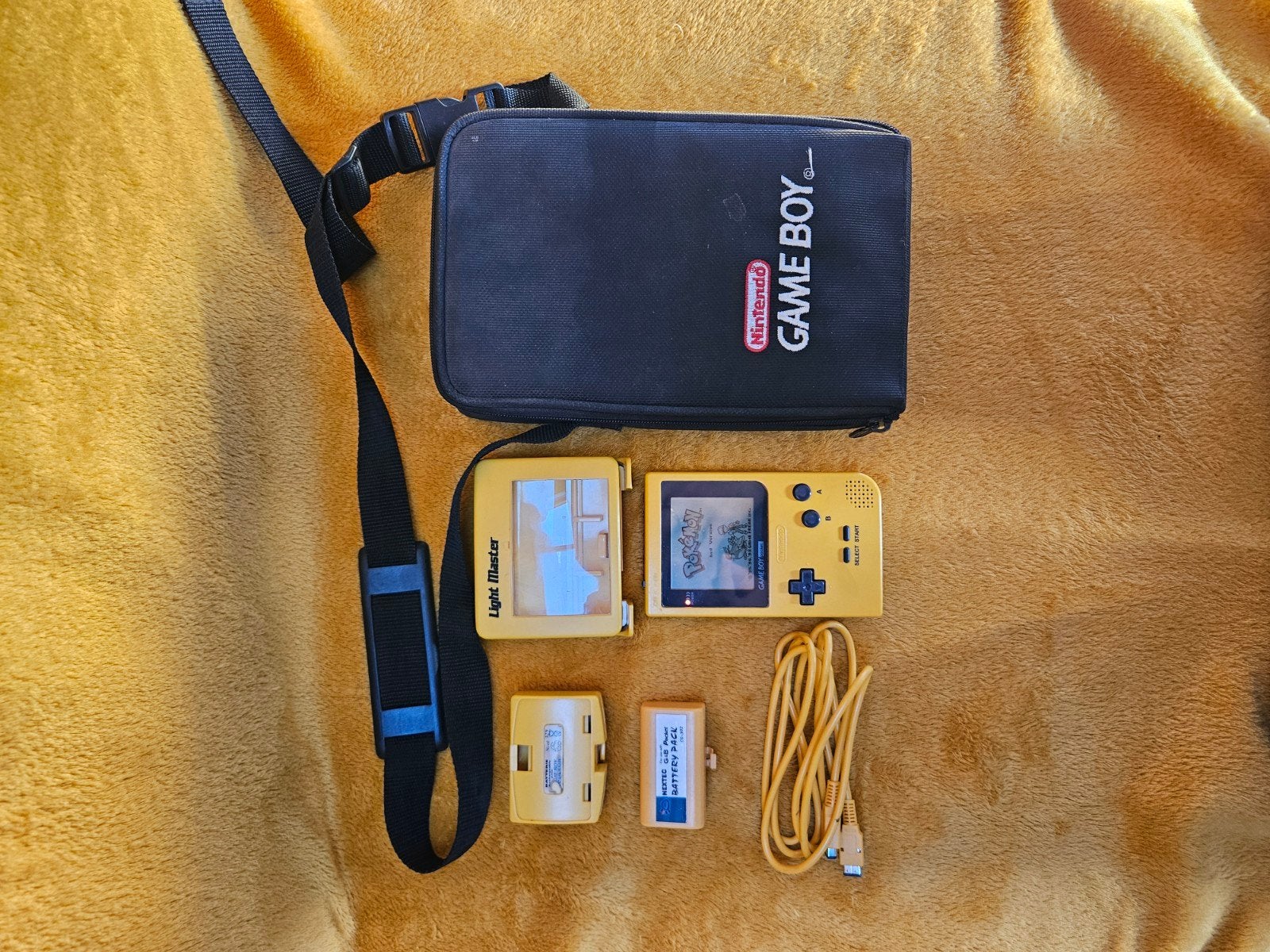 Game Boy Pocket  geel met accessoires, Spelcomputers en Games, Ophalen of Verzenden, Zo goed als nieuw, Game Boy Pocket, Met games