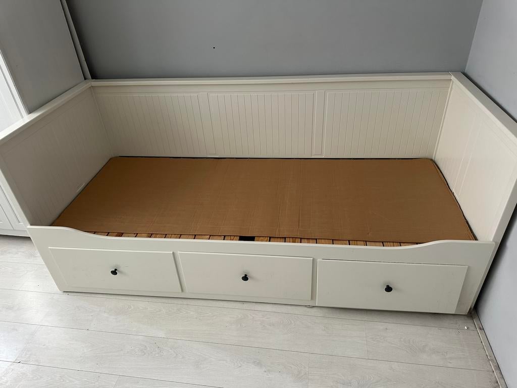 HEMNES BED IKEA, Ophalen, Zo goed als nieuw, Tweepersoons, 80 cm